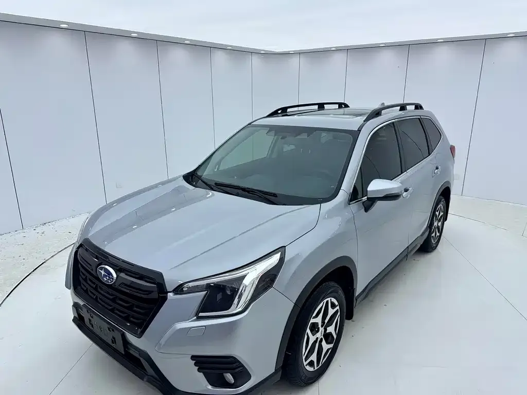 Subaru Forester — фото 1