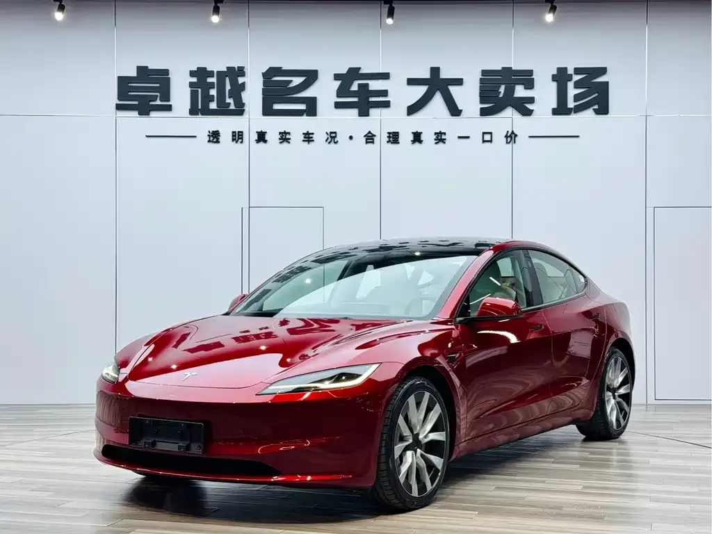 Tesla Model 3 — фото 1