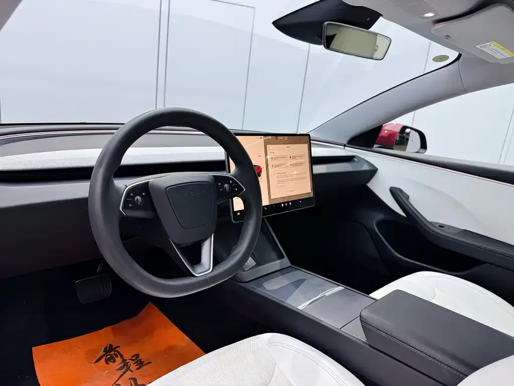 Tesla Model 3 — фото 8