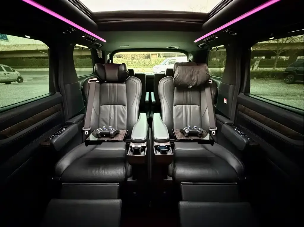 Toyota Vellfire — фото 4