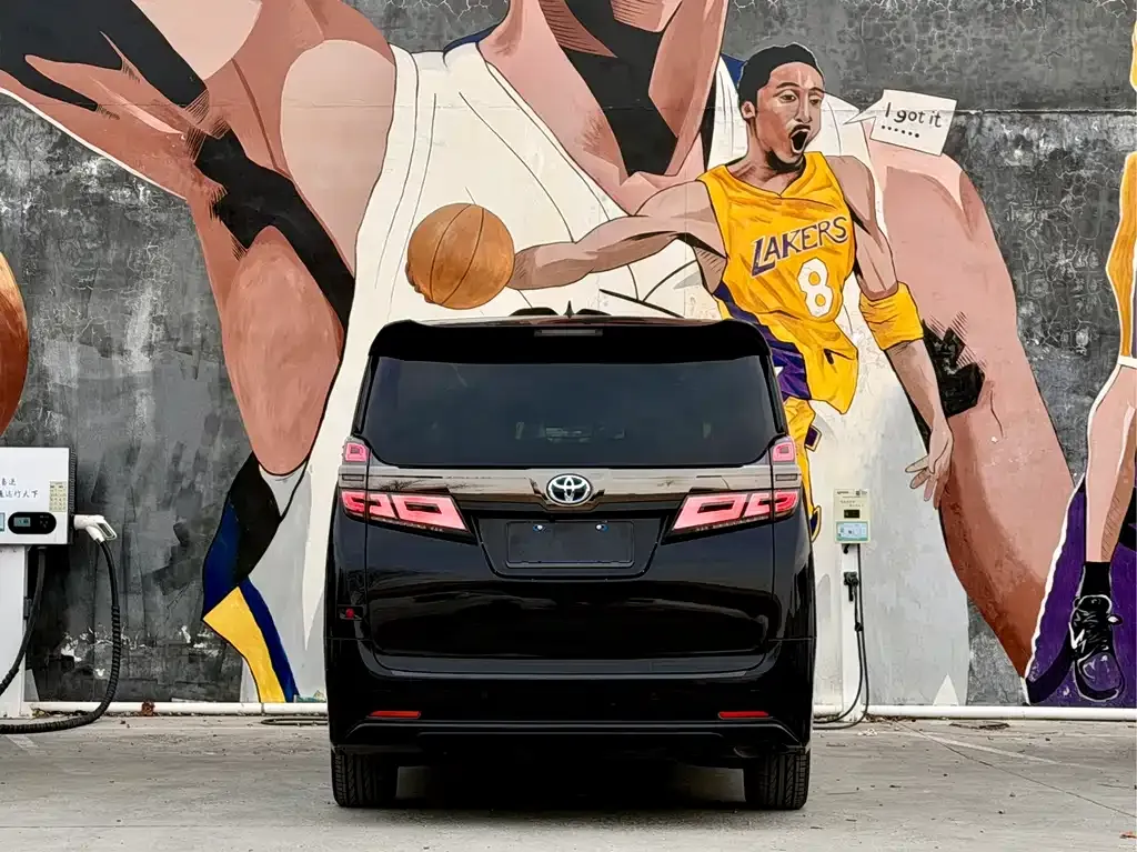 Toyota Vellfire — фото 10
