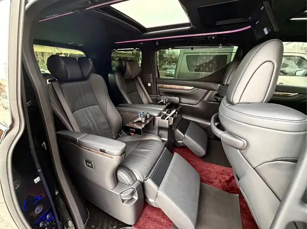 Toyota Vellfire — фото 5