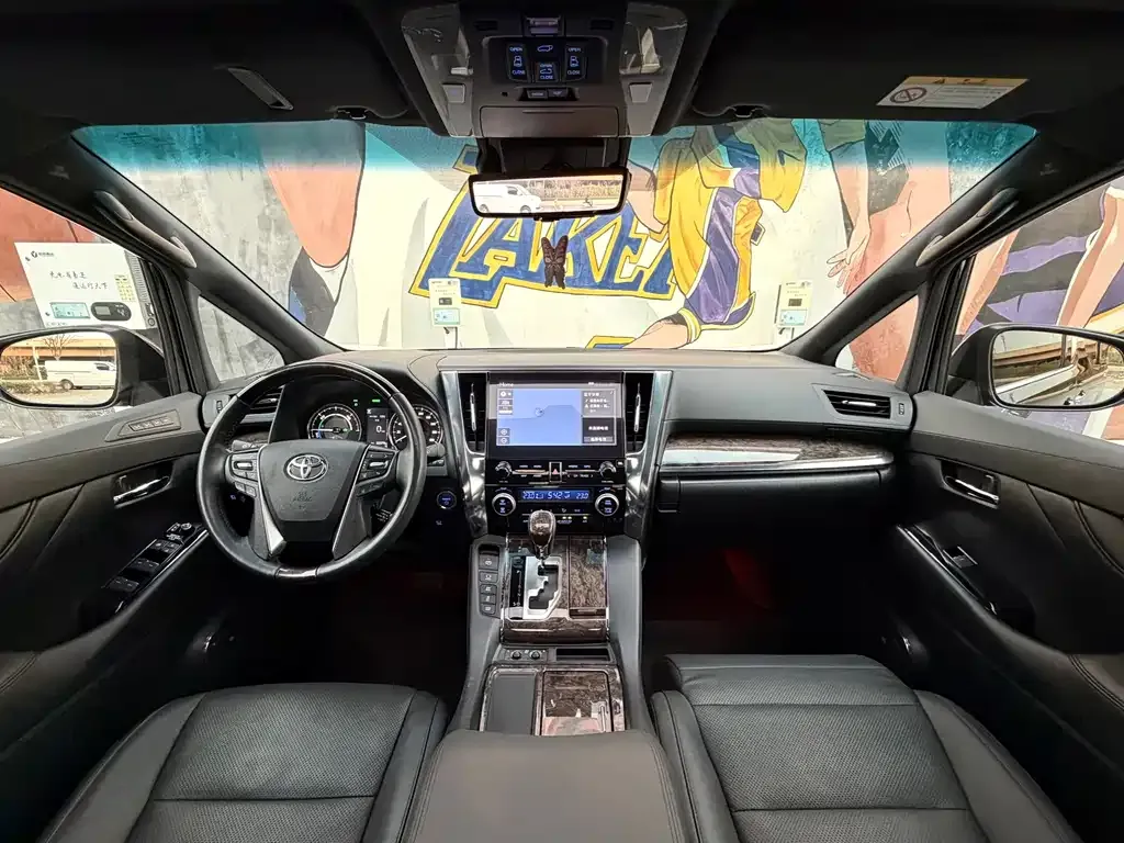 Toyota Vellfire — фото 6