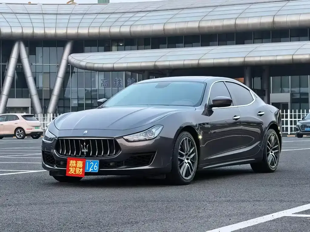 Maserati Ghibli — фото 1