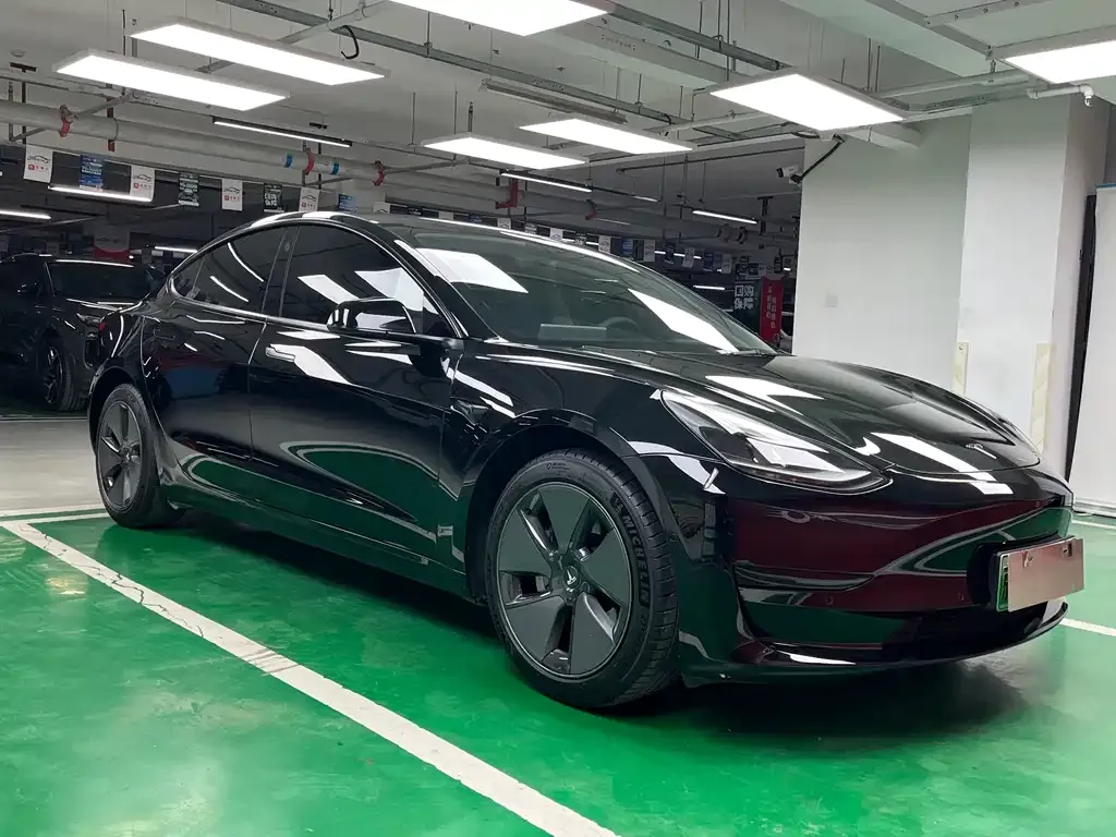 Tesla Model 3 — фото 3