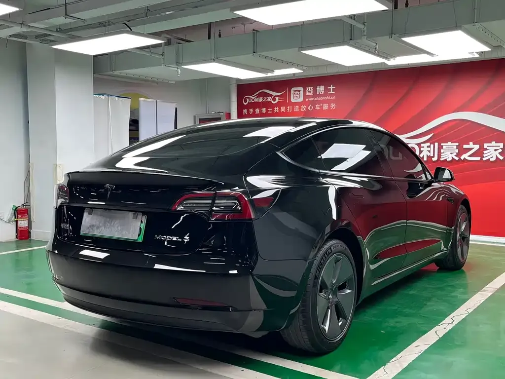 Tesla Model 3 — фото 5