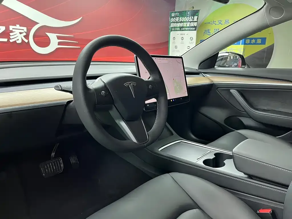 Tesla Model 3 — фото 4