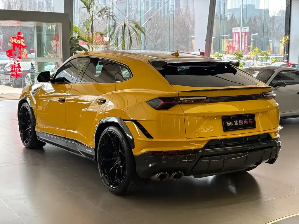 Lamborghini Urus — фото 6