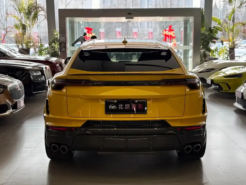 Lamborghini Urus — фото 10