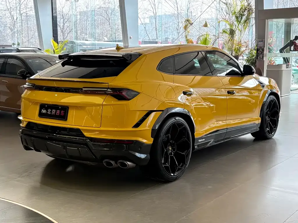 Lamborghini Urus — фото 9