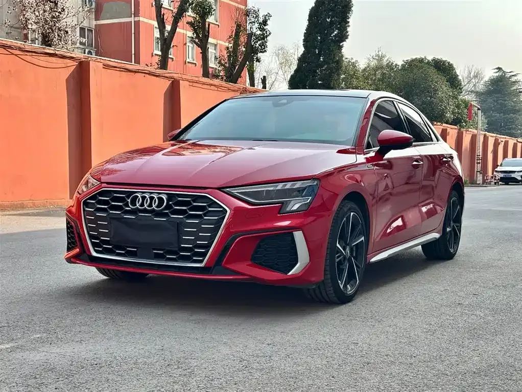 Audi A3 — фото 1