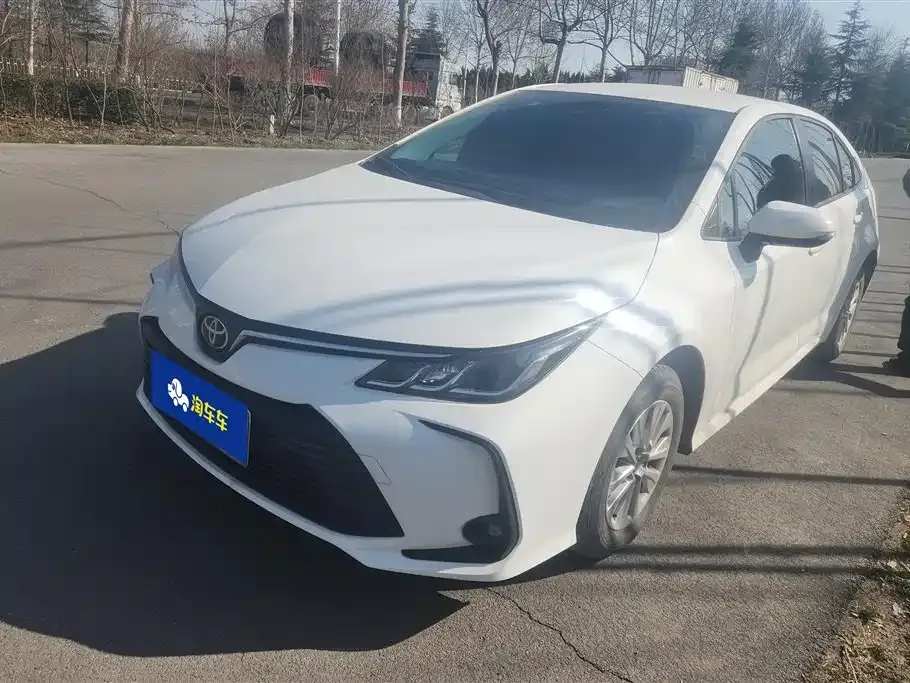 Toyota Corolla — фото 1