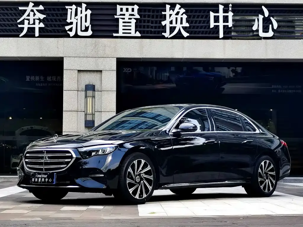 Mercedes-Benz E-Class — фото 1