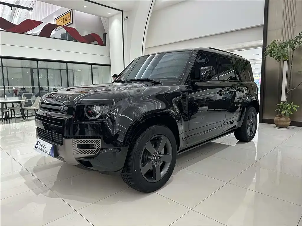 Land Rover Defender — фото 1