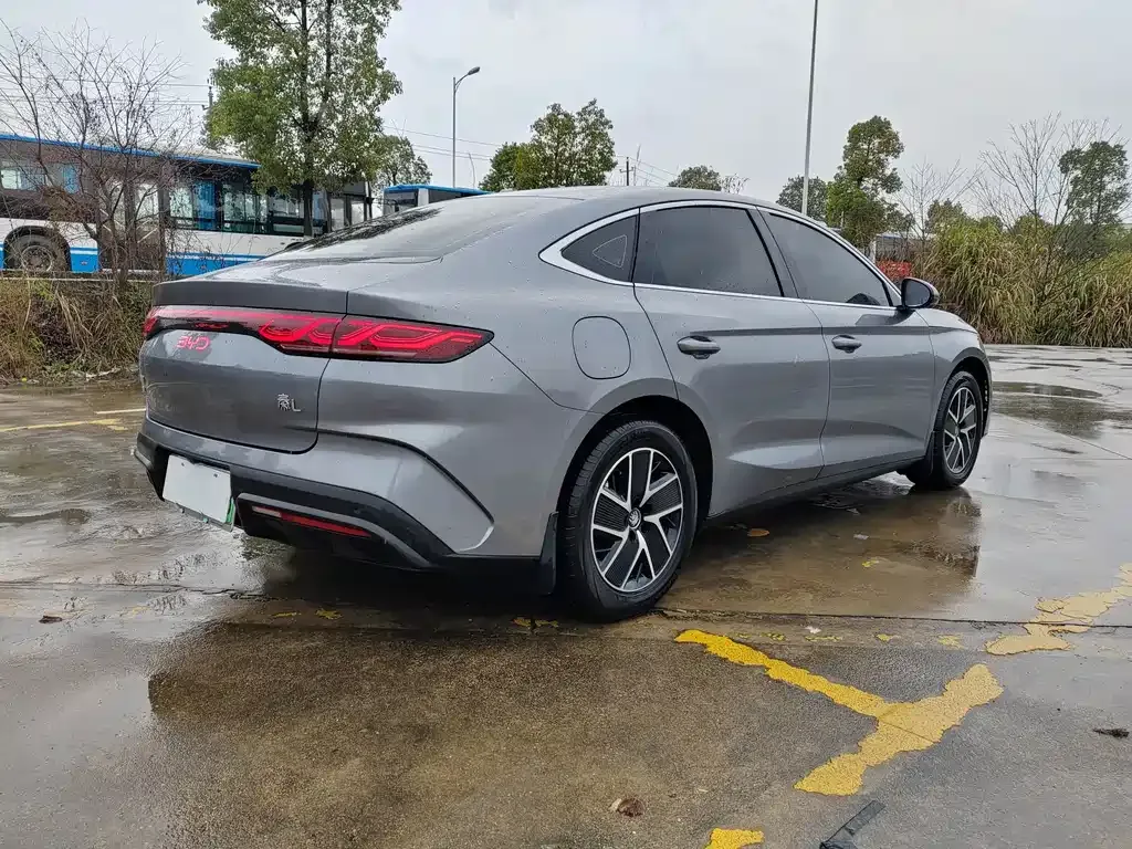 BYD Qin L — фото 9
