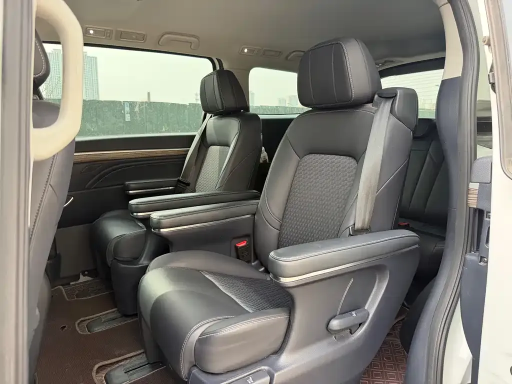 GAC Motor Trumpchi M8 — фото 8