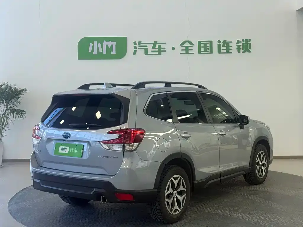 Subaru Forester — фото 2
