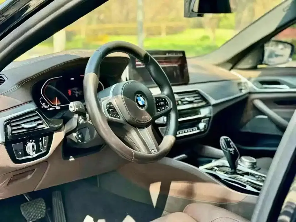 BMW 5 Series — фото 4
