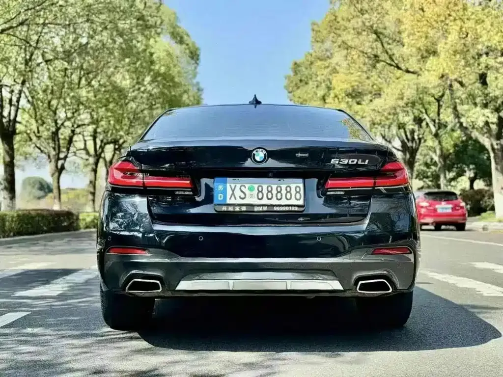 BMW 5 Series — фото 6
