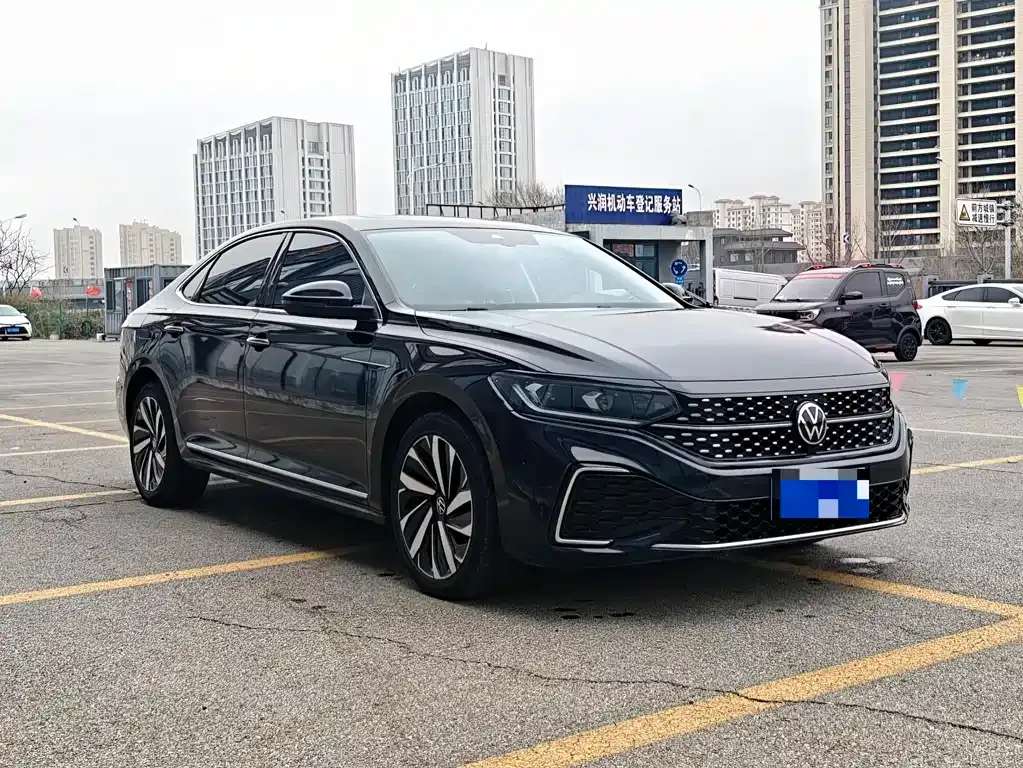 Volkswagen Passat — фото 10