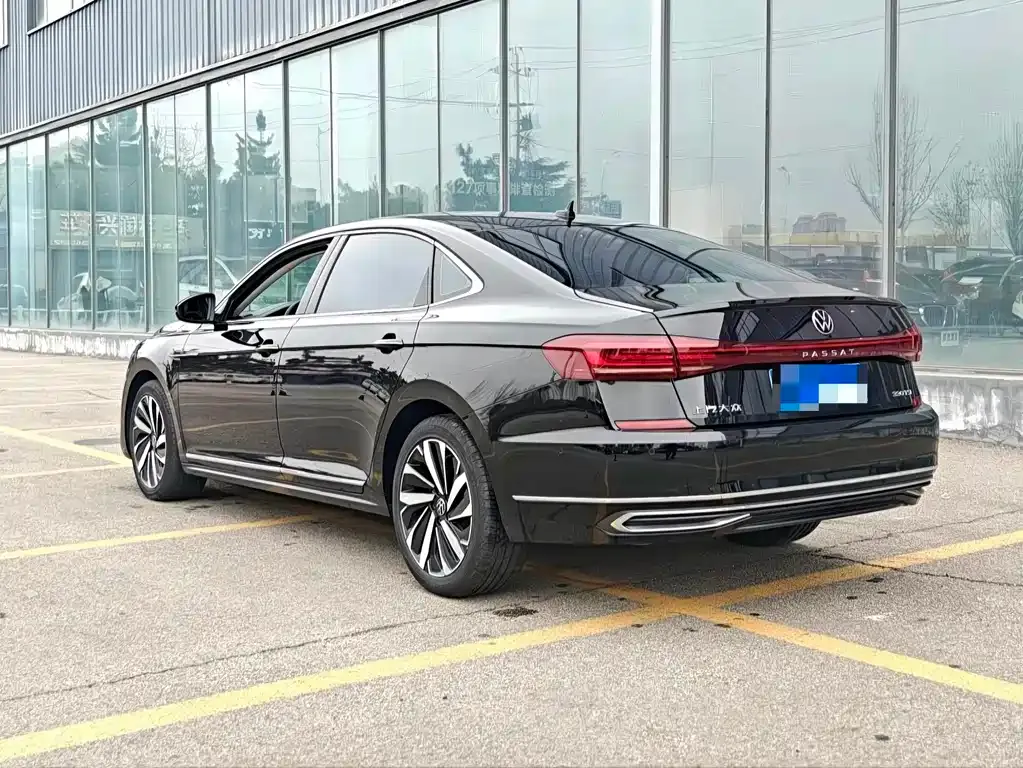Volkswagen Passat — фото 4