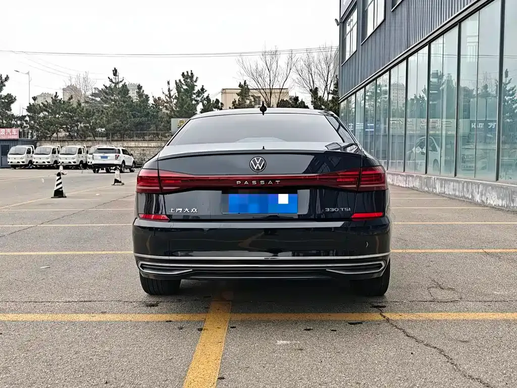 Volkswagen Passat — фото 9