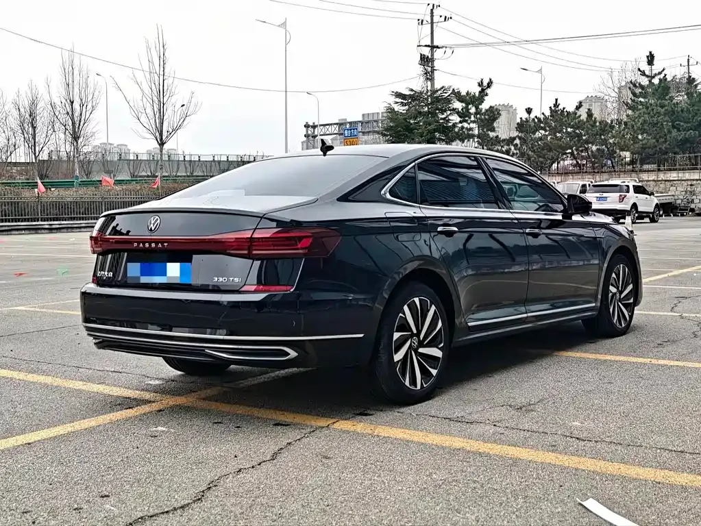 Volkswagen Passat — фото 8
