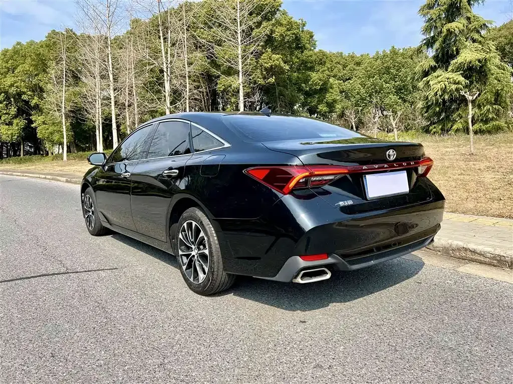 Toyota Avalon — фото 9