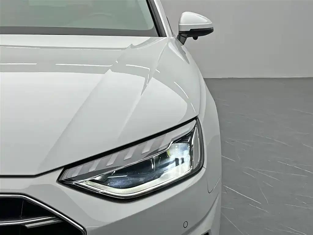 Audi A4L — фото 2