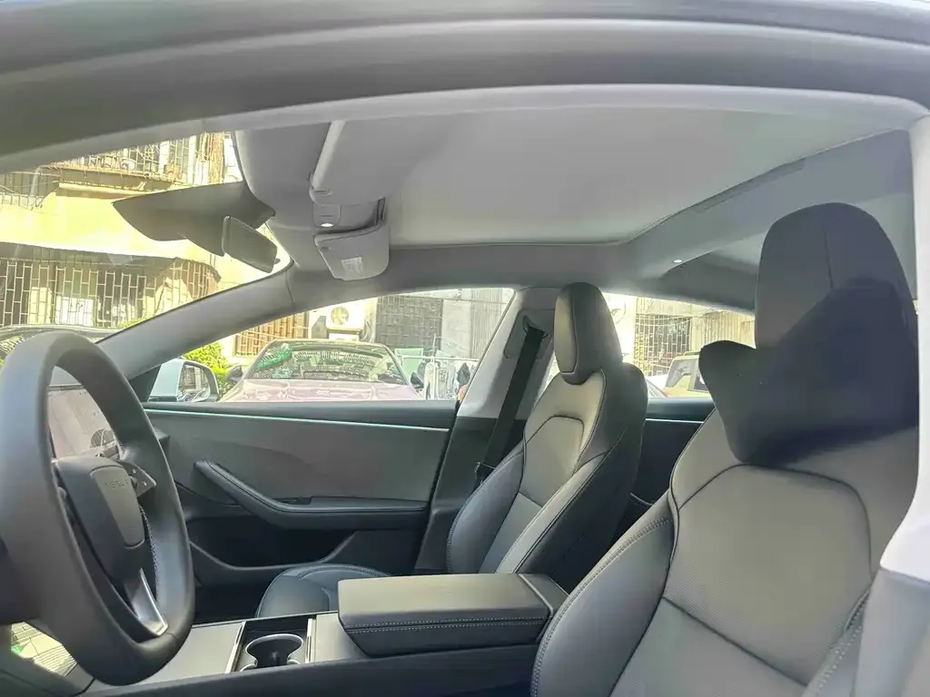 Tesla Model 3 — фото 2