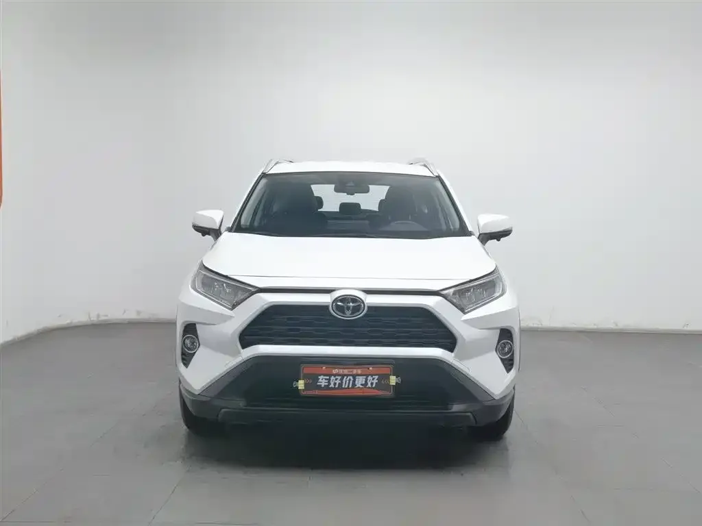 Toyota RAV4 — фото 3
