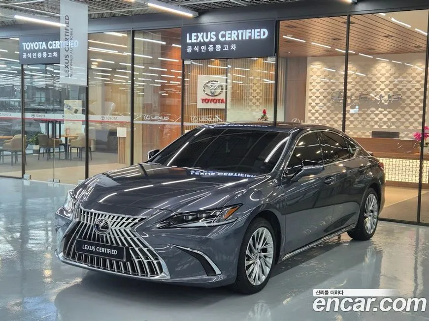 Lexus ES — фото 1