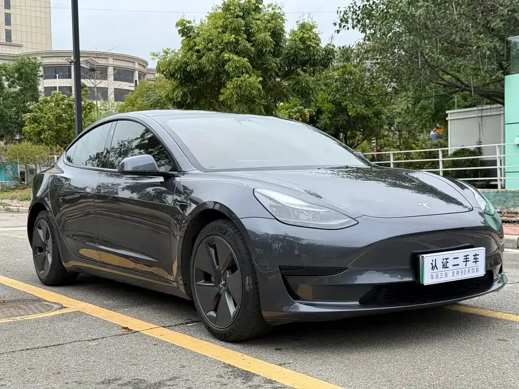 Tesla Model 3 — фото 9