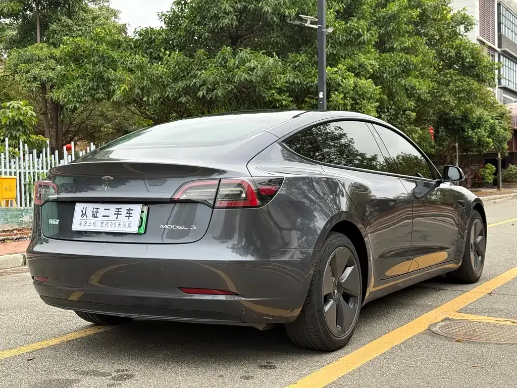 Tesla Model 3 — фото 5