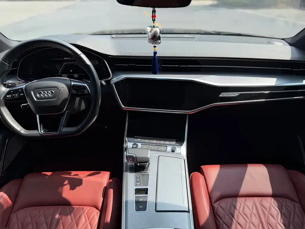 Audi A7L — фото 6