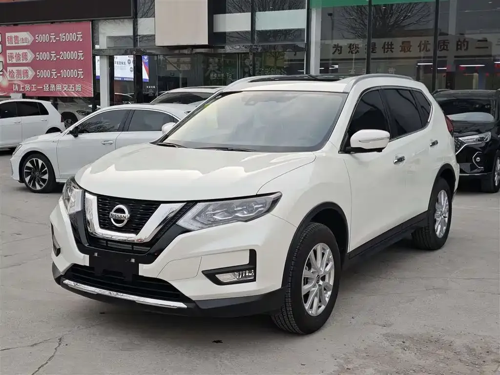 Nissan X-Trail — фото 1