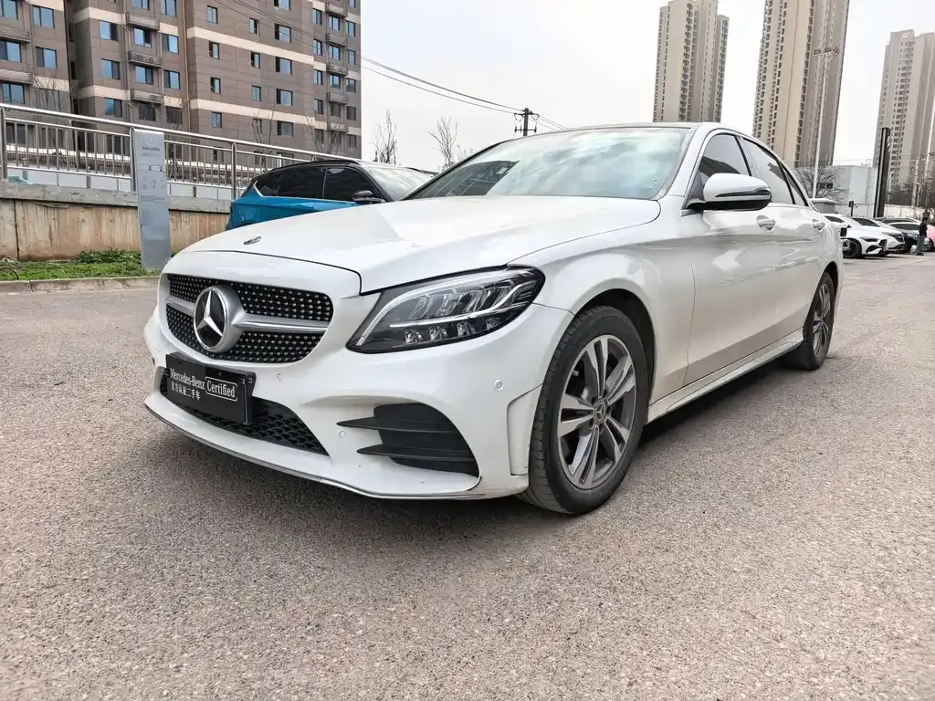 Mercedes-Benz C-Class — фото 1