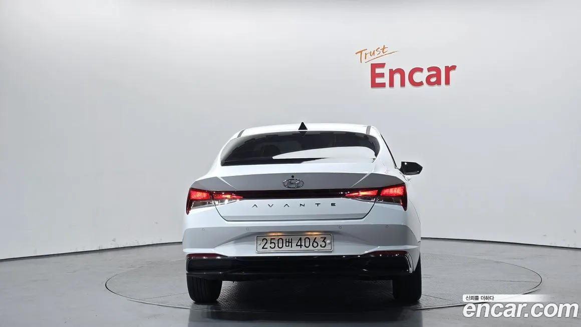 Hyundai AVANTE — фото 2