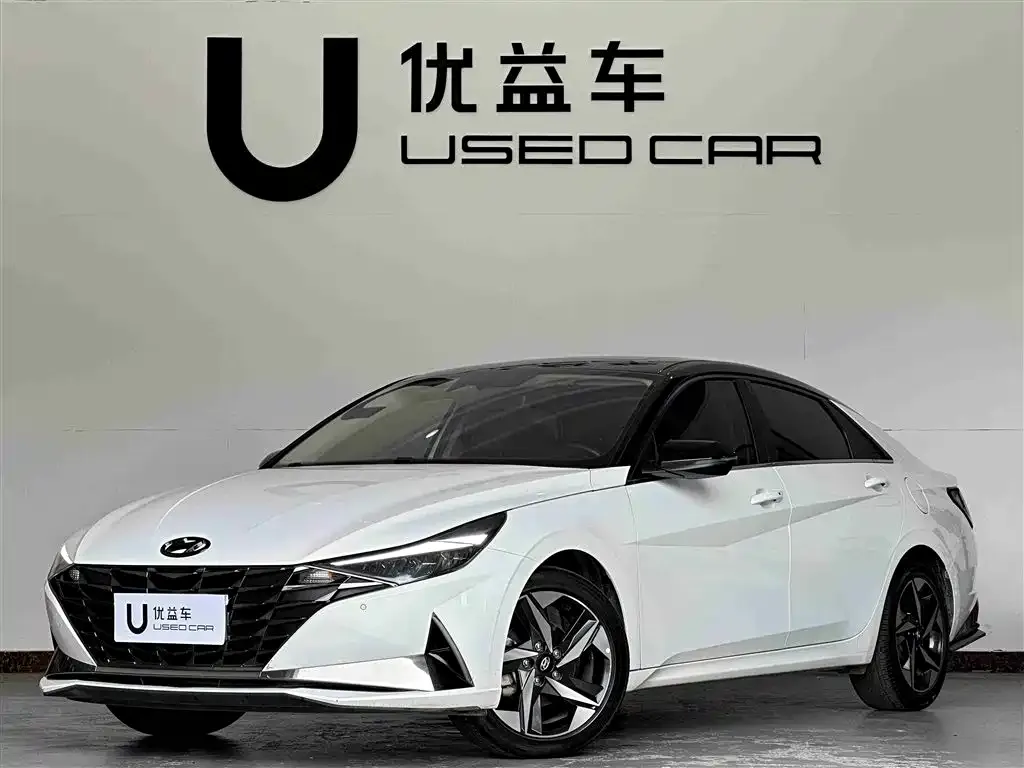 Hyundai Elantra — фото 1