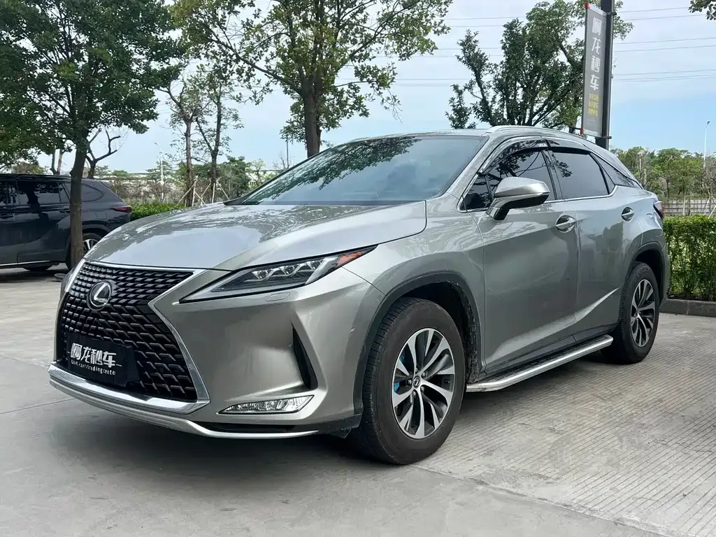 Lexus RX — фото 1