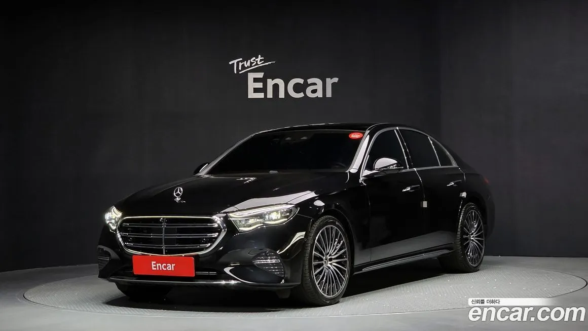 Mercedes-Benz E-Class — фото 1