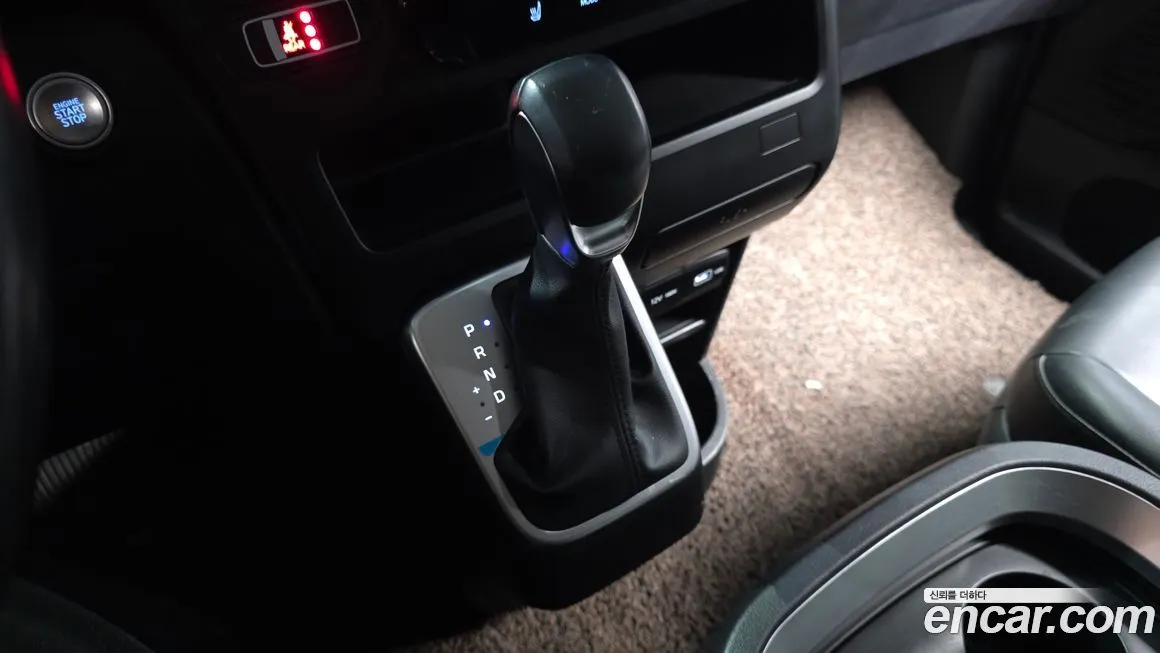 Hyundai Staria — фото 2