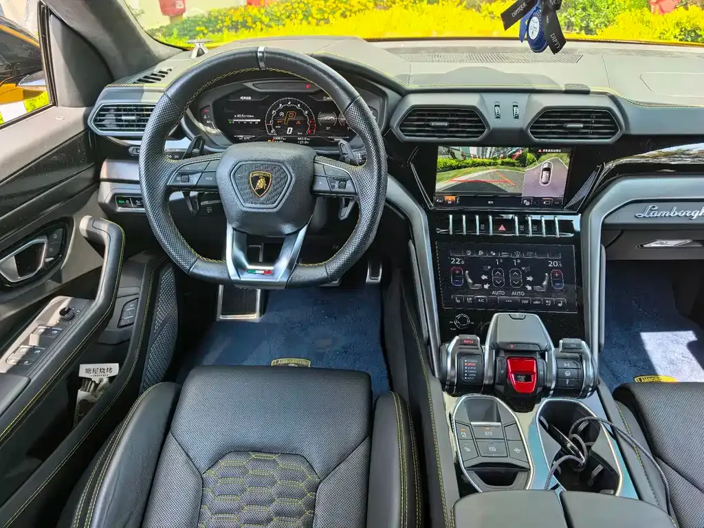 Lamborghini Urus — фото 9