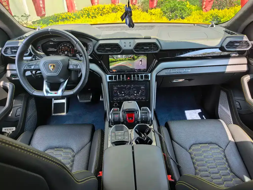 Lamborghini Urus — фото 5