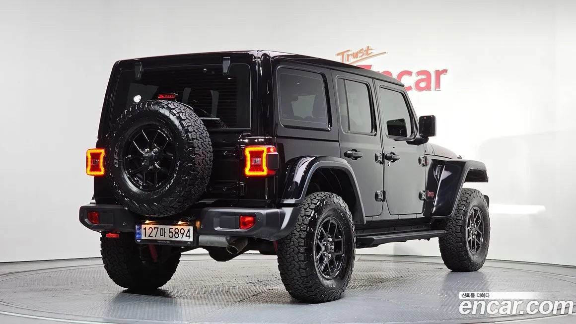Jeep Wrangler — фото 10