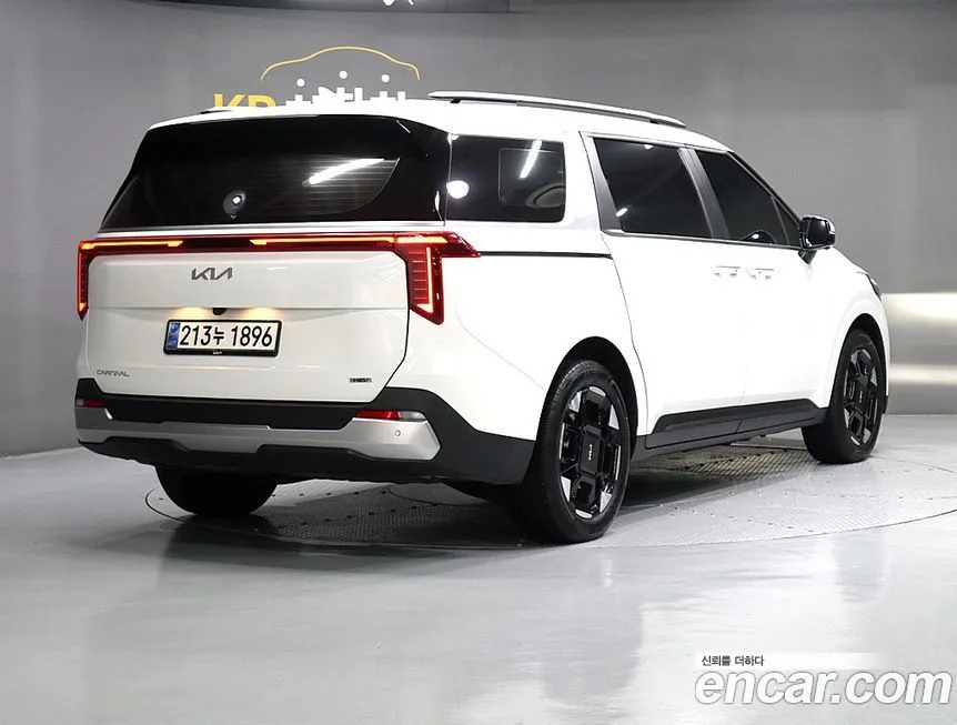Kia Carnival — фото 10