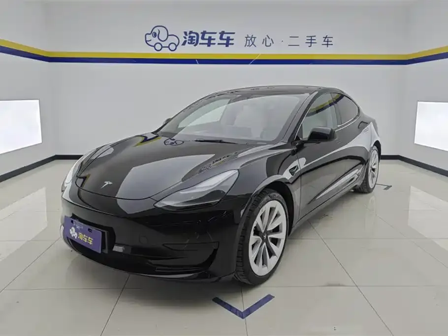 Tesla Model 3 — фото 1