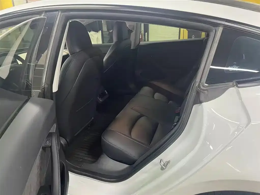 Tesla Model 3 — фото 2