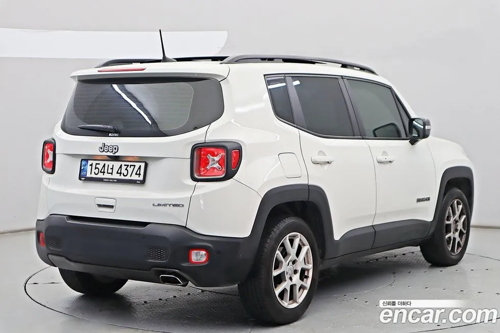 Jeep Renegade — фото 4