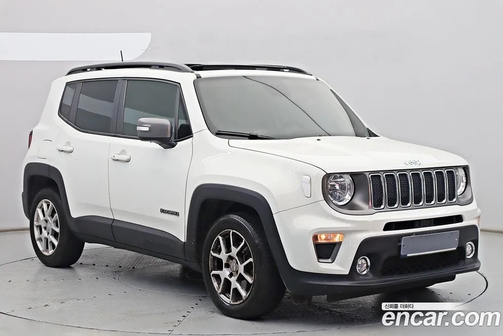 Jeep Renegade — фото 6